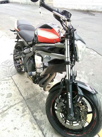 Excelente motocicleta en venta V/C -12