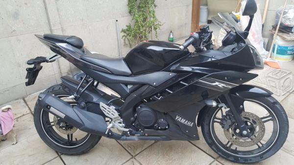 Moto Yamaha R15