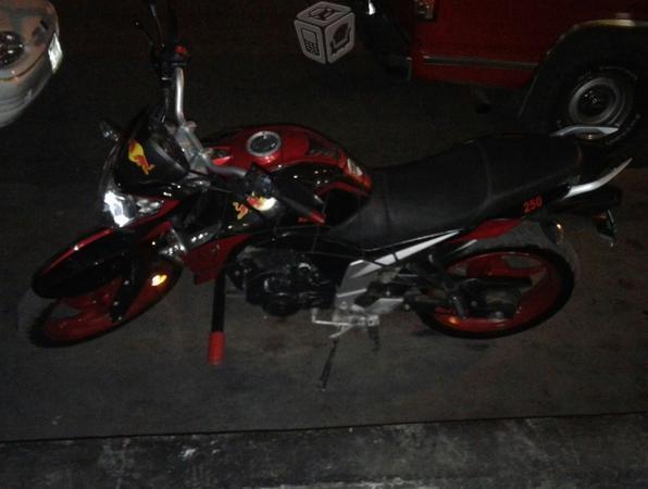 Motocicleta 250z