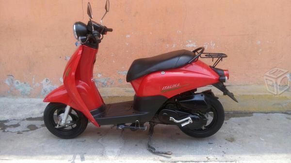 Se vende bonita italika ps -10