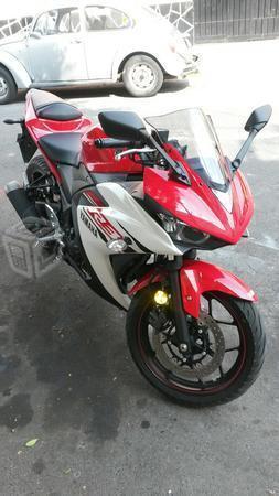 Moto yamaha R3 -15