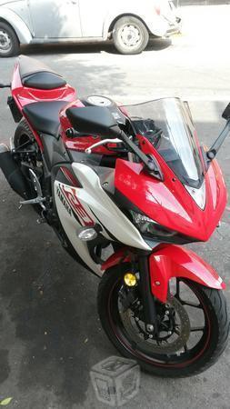 Moto yamaha R3 -15