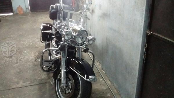 Harley davidson road king -08