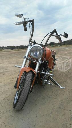 V star 650cc customizada tipo bobber -01