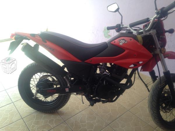 Motocicleta dm 150 -13