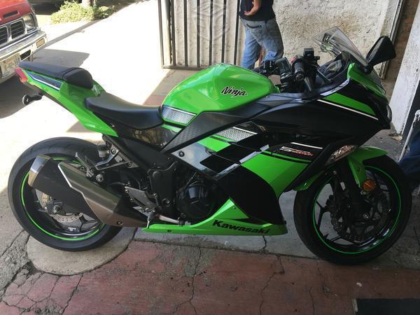 Kawasaki ninja 300 -13