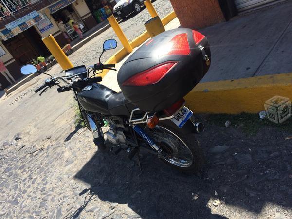 Se vende motocicleta tool 125 atratar -08