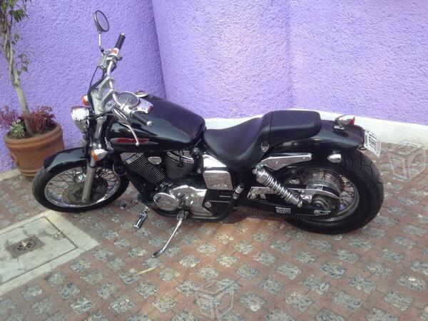 Honda shadow Spirit hermosa -01