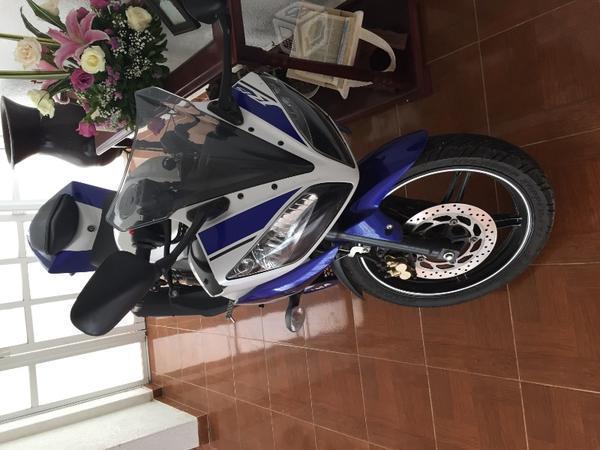 Yamaha R-15 Azul -15