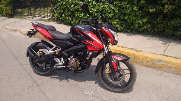 Pulsar 200ns roja impecable -14