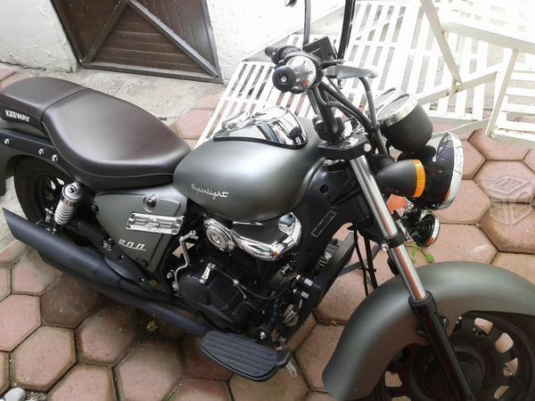 Keeway Superlight 200cc -14