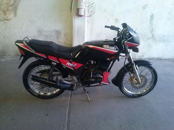 Motocicleta Yamaha-Deportiva -96