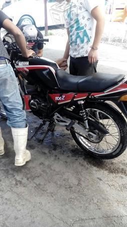 Motocicleta Yamaha-Deportiva -96