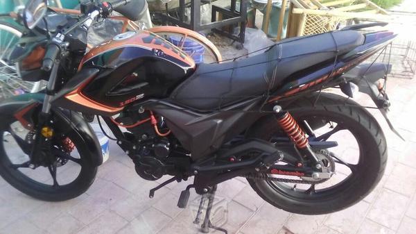 Se vende Excelente Moto -15