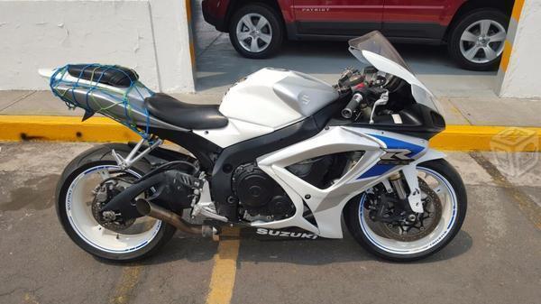 Gsxr 600cc extras de carreras todo pagado p/cambio -07