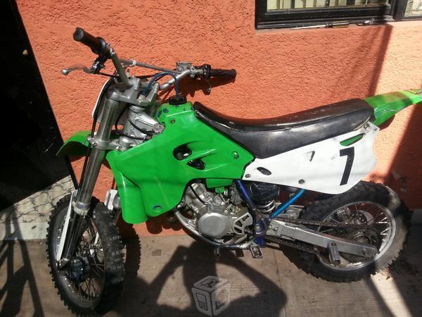 Vendo cross yamaha 2 tiempos -00