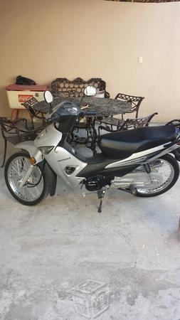 Motocicleta honda 100 -14