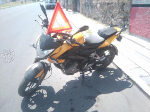 Bajaj Pulsar 200 NS -14