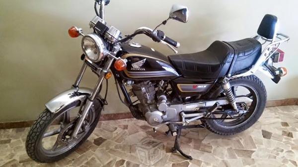 Honda chopper v-men 125 -14