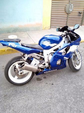Yamaha R6 Azul -00