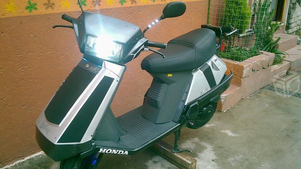 Honda elite -89