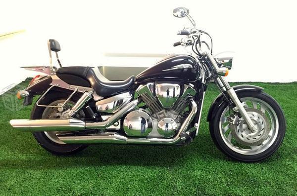 Honda Vtx 1300 -05