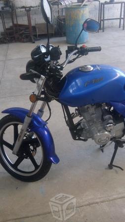 Vendo moto italica -08