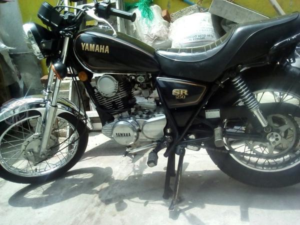 Moto yamaha 250