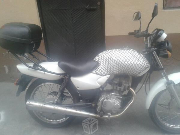 Moto de trabajo honda cargo 125  -05