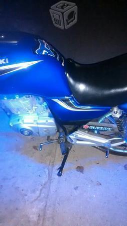 Vendo mi moto Suzuki -08