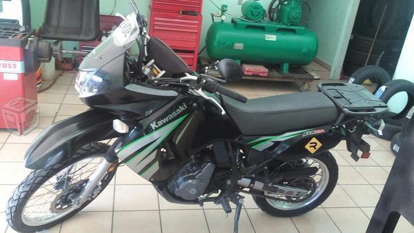 Se vende motocicleta Kawasaki -09