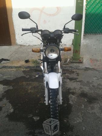 Moto yamaha 125 -12