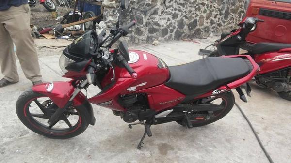 HONDA INVICTA 150cc AÑO PLACAS TODO PAGADO -13