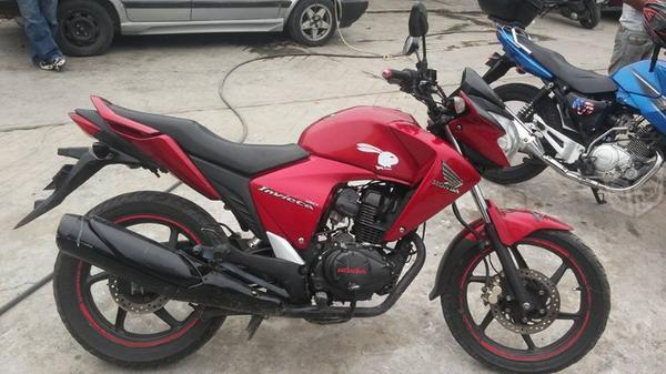 HONDA INVICTA 150cc AÑO PLACAS TODO PAGADO -13