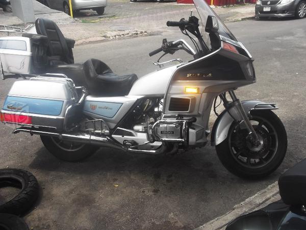 Honda gold wing 1200 viajera -87