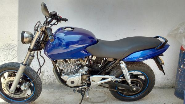 Moto bajaj 180 cc -04