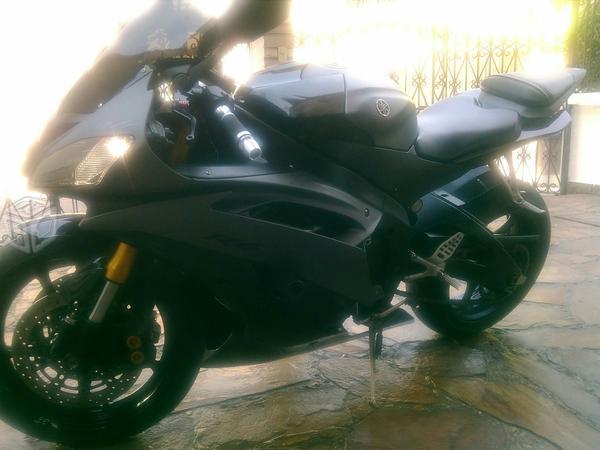 Yamaha r6r impecable -08