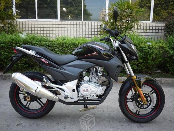 Kayak 250 cc negra sport excelente -14