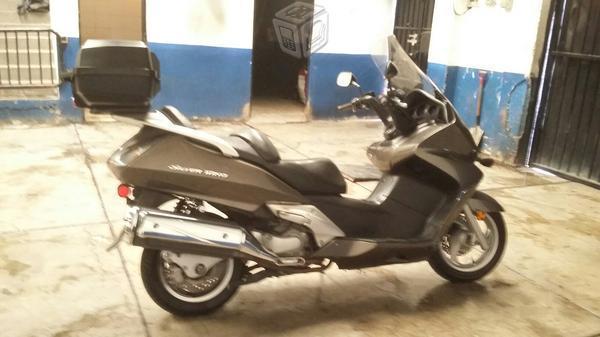 Honda silver wing 600 -05