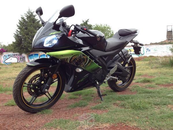 Yamaha r15 seminueva T/p p/ cambio -14