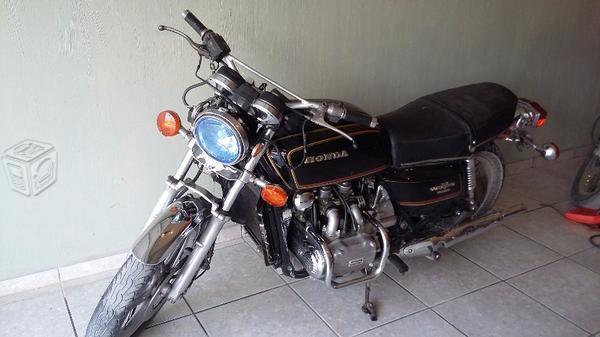 Honda clasica 1000cc por vocho -78