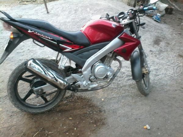 Vedo moto Yamaha fz 150 -08
