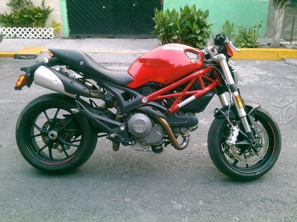 Ducati monster -11