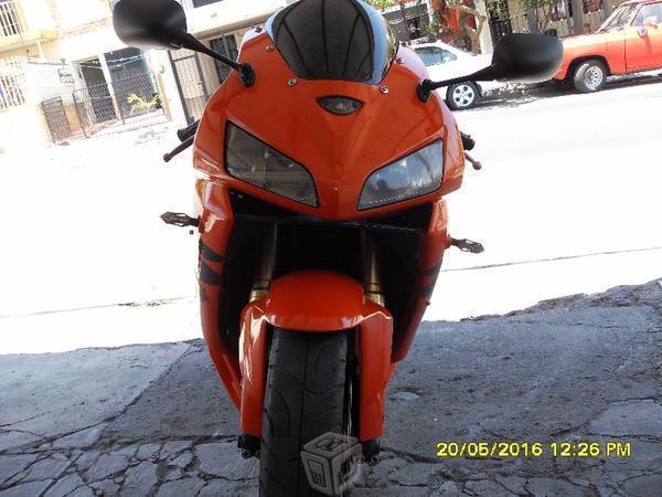 Honda cbr-600 hallowen exelentes condiciones -06