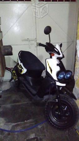 Motocicleta yamaha biwis -09