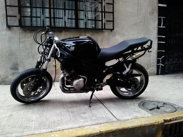 Yamaha 600cc -01