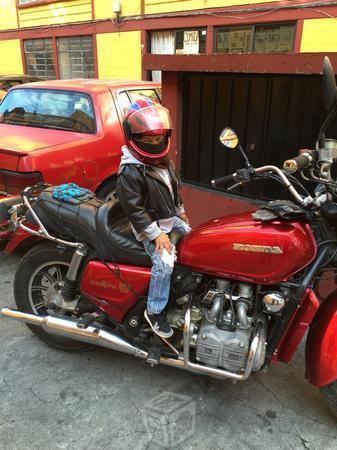 Motocicleta honda goldwing naked -83