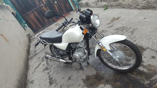 Moto ybr fac original seminueva 2400klm -15