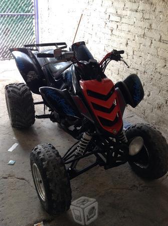 Excelente cuatrimoto Yamaha raptor cc660