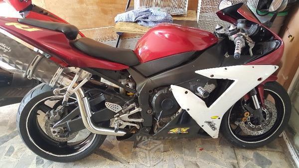 R1000 yamaha -02